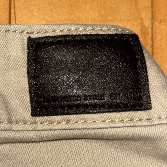 BLUENOTES • Size 24 Beige Jeans - Picture 5 of 5